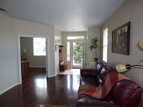 4th image of 1728 Knoll Ct