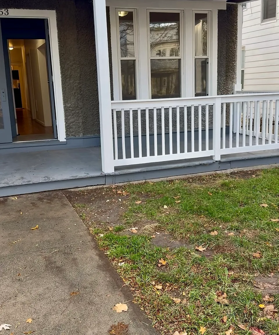 253 Manning Blvd — Photo 3