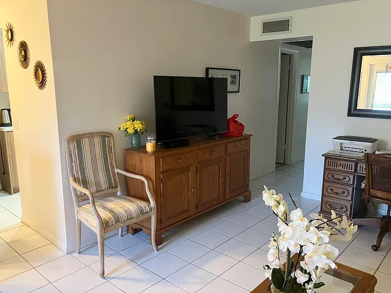 283 Durham H #283 — Photo 6