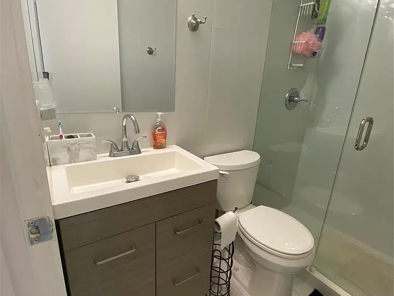 2100 NE 38th St #216 — Photo 5