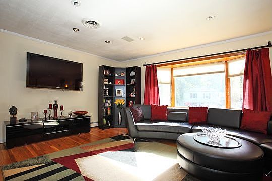 2nd image of 667 Harvard St