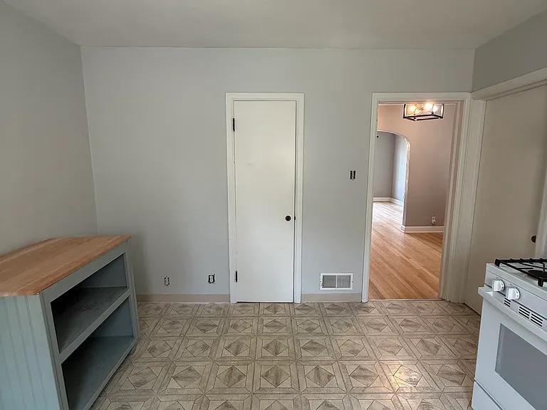 1307 S Clay St — Photo 7