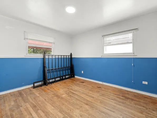 160 Stephens Avenue image 14 of 29