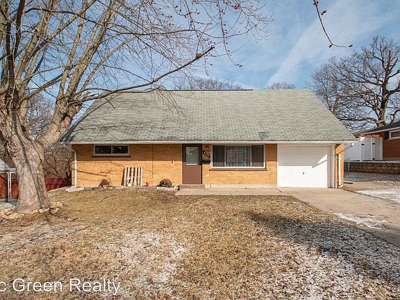 2nd image of 4923 Neptune Ln