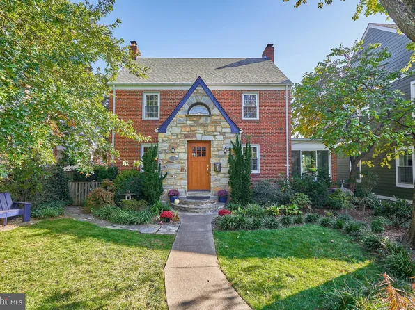 15 N Fenwick St, Arlington, VA 22201