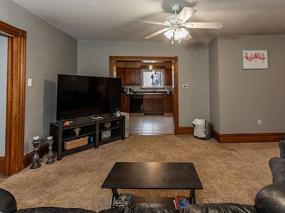 4th image of 11 Purple St