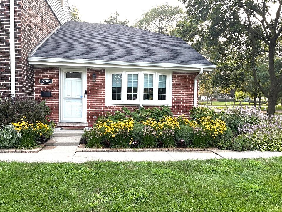 1st image of 5702 S Park Ave