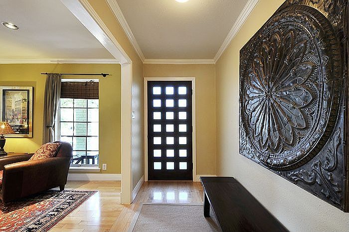 Foyer-gorgeous new door!