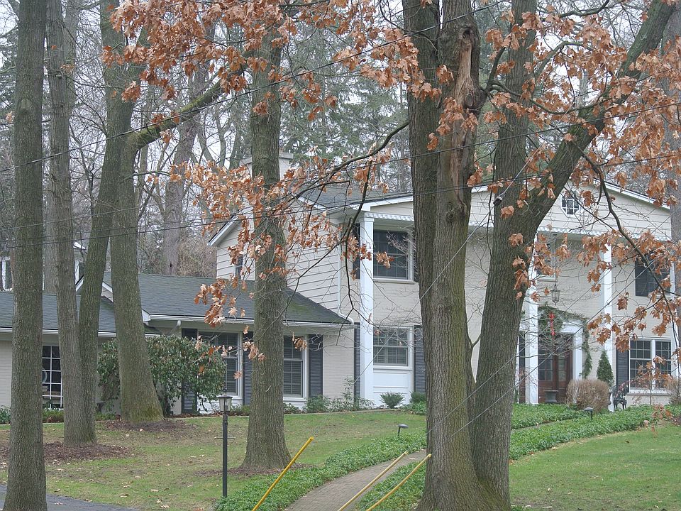 1st image of 2940 Hickory La