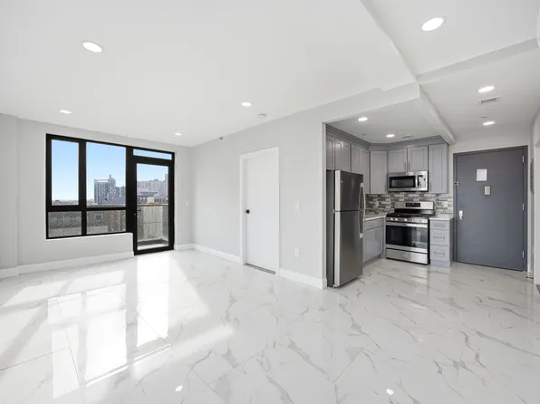 10 Bennett Avenue image 1 of 1