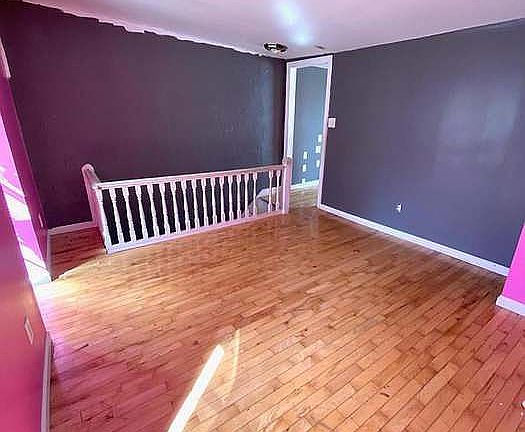 3rd image of 109 Coal St
