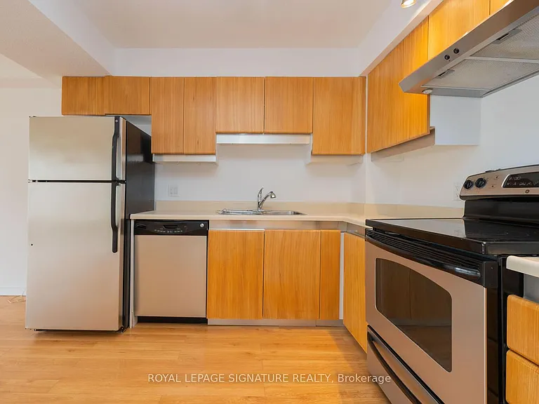 65 Harbour Sq #2109 — Photo 13