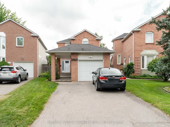 3126 Augusta Dr, Mississauga, ON L5N 5E2