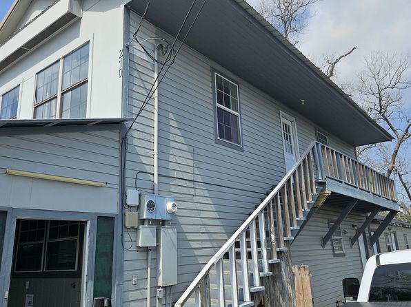 210 2nd St