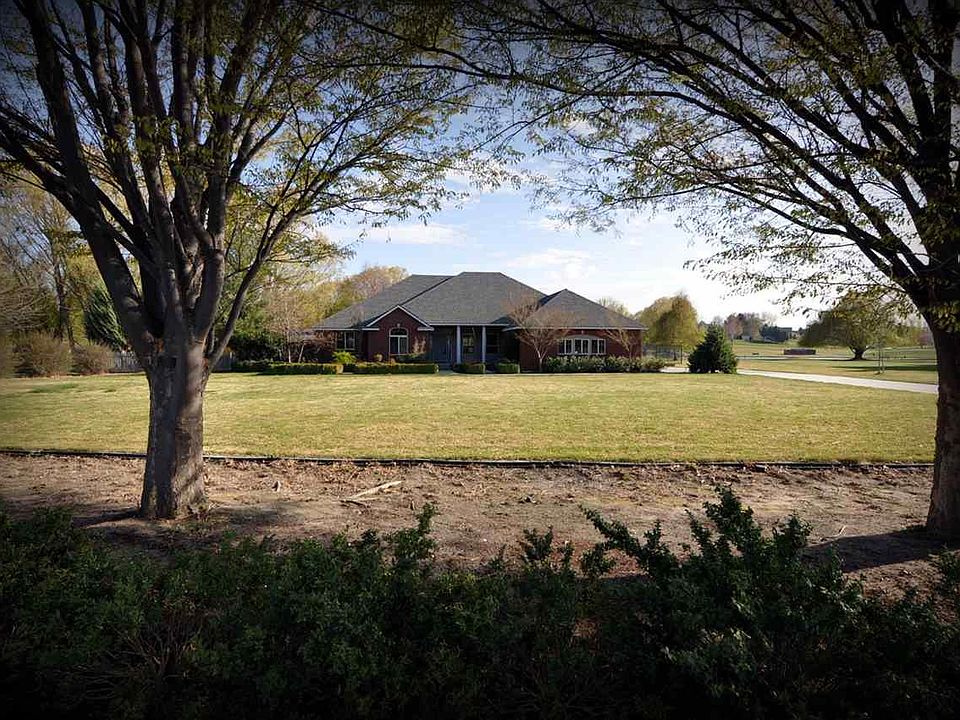1st image of 3301 Northlake Dr
