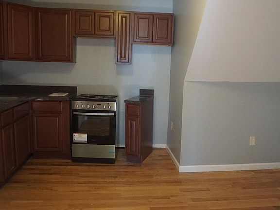 2nd image of 26 Salem St APT 3