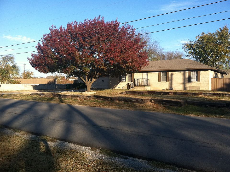 1st image of 105 McMillen Dr