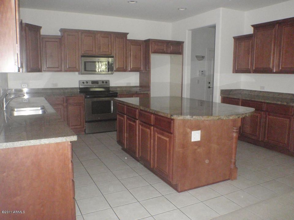 2nd image of 129 N 110th Ave
