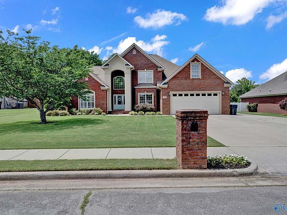 3rd image of 180 Derby Dr