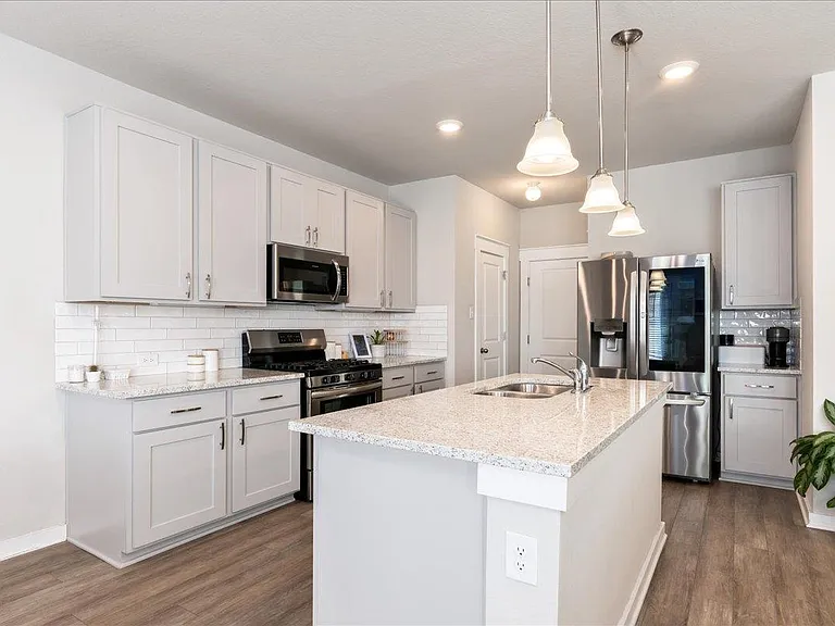 17103B Crane Fly Dr — Photo 5