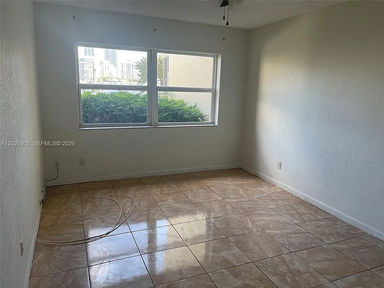 450 Golden Isles Dr #1H — Photo 21