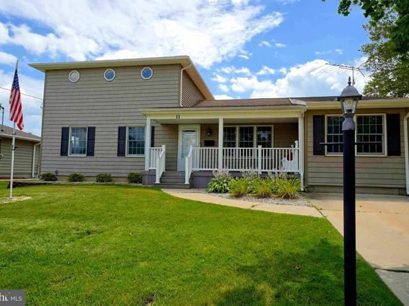 11 Banbury Rd, Hamilton, NJ 08690