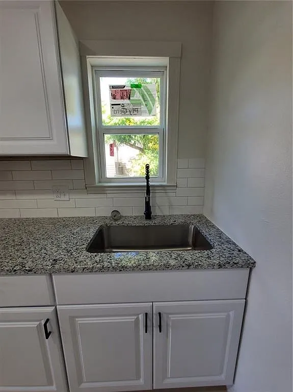 3 bed, 1.0 bath, 1093 sqft, $1,500 — Photo 4