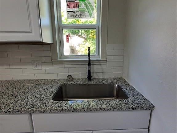 4th image of 4326 Harry St