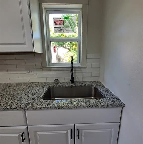 4326 Harry St — Photo 4
