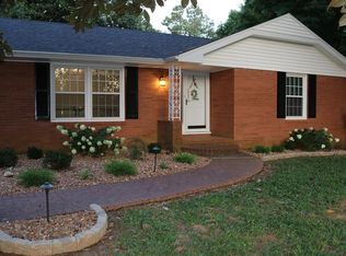 2592 Burton Rd, Utica, KY 42376