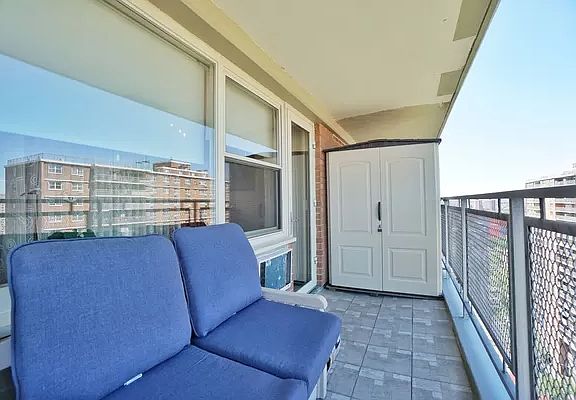 3rd image of 2940 W 5th St APT 21F