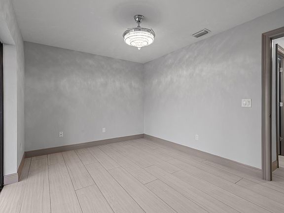 4th image of 2314 SE 8th St