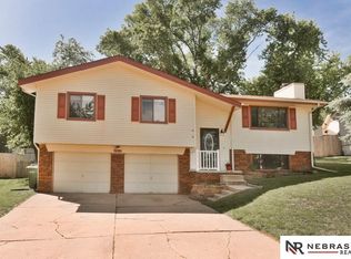 2117 Brighton Dr, Bellevue, NE 68123