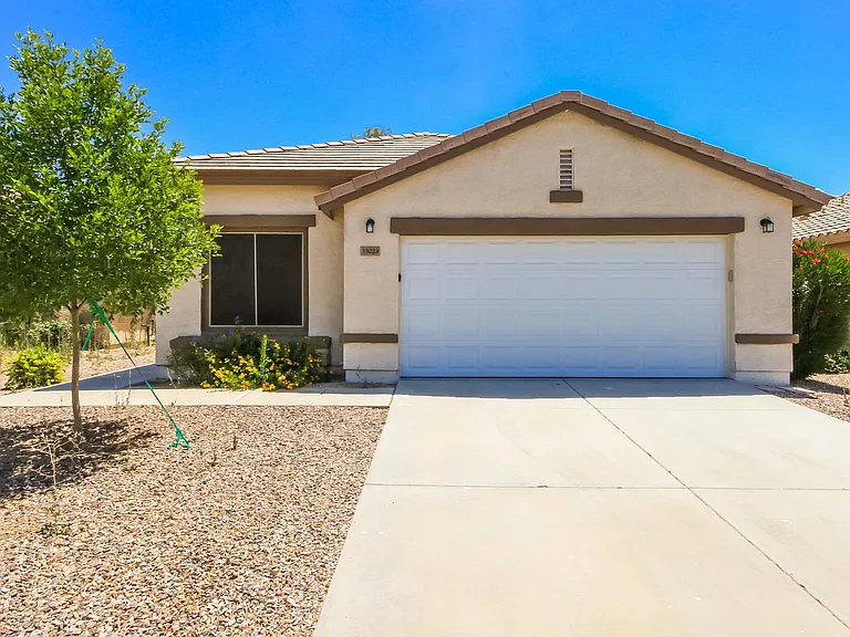 33023 N Quarry Hills Dr — Photo 2