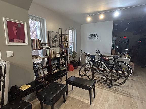 5th image of 6066 Ridge Ave