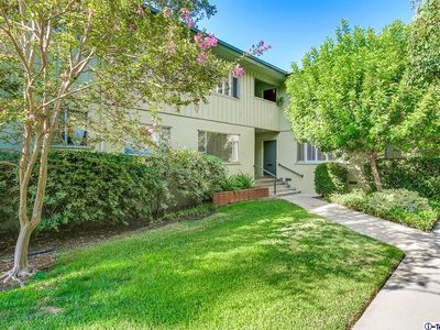 320 W California Blvd APT B, Pasadena, CA, 91105