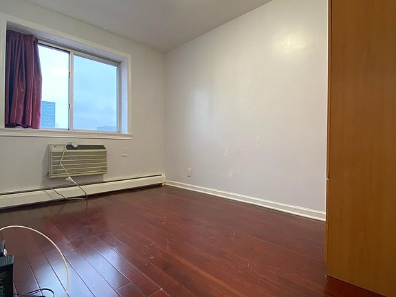 5th image of 14037 Cherry Ave #8