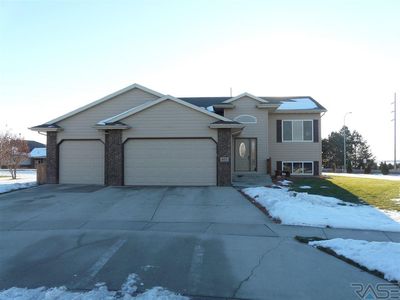 601 S Daly Cir, Brandon, SD, 57005