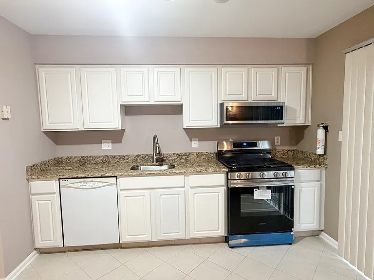 2205 Saxony Dr #2205 — Photo 6