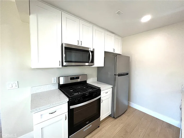 320 S El Camino Real #A — Photo 7