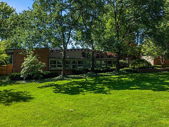 2nd image of 50 Creekwood Ln