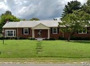 21510 Warren Ave, South Chesterfield, VA 23803