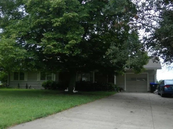 2821 NW 62nd St, Topeka, KS 66618