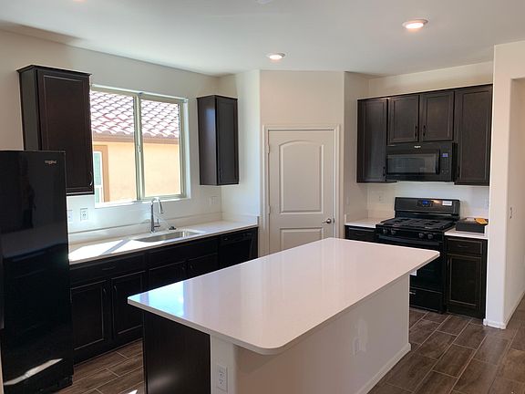 4th image of 860 W Calle Sucre