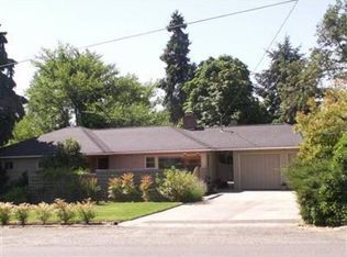 2146 Hillcrest Rd, Medford, OR 97504