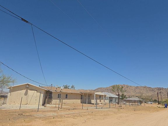 3rd image of 15424 Desert Star Rd
