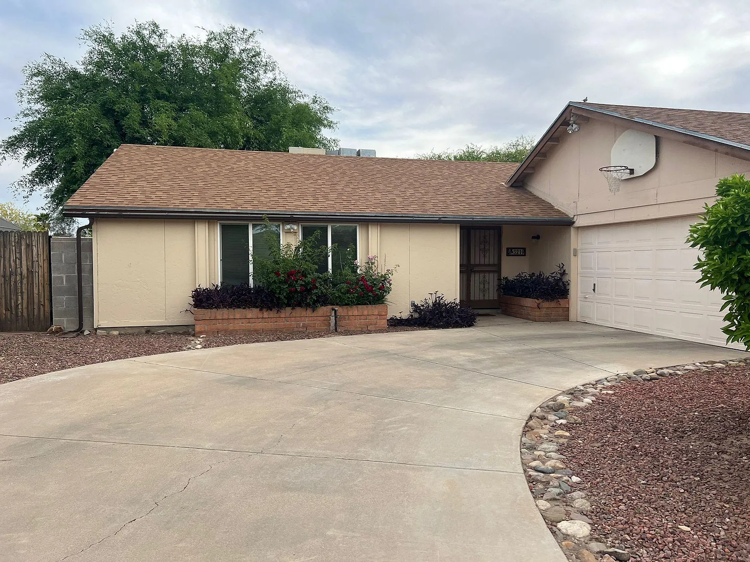 3 bed, 1310 sqft, $2,500 — Photo 1