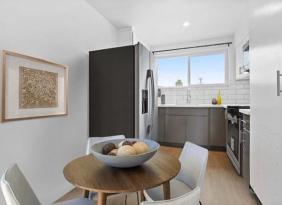 4th image of 5529 Dairy Ave #4