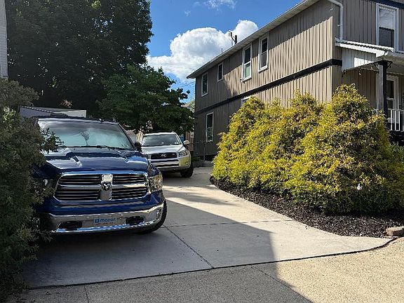 2nd image of 607 N 7th Ave