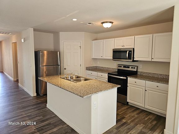 Kitchen, Island, Pantry